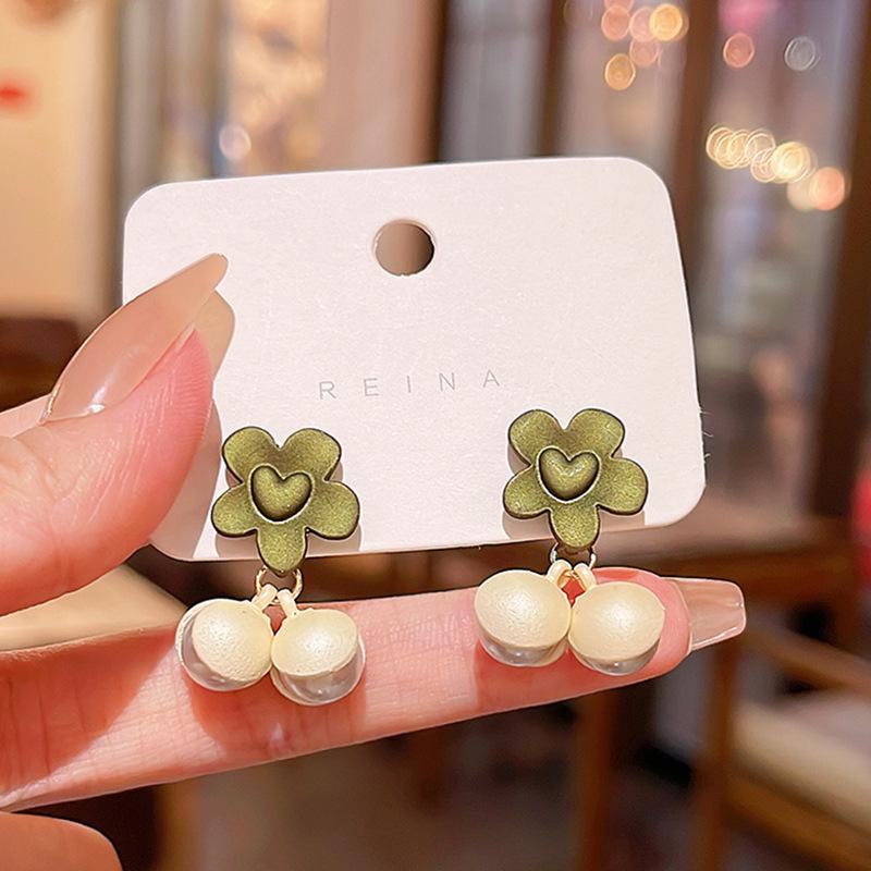 925 Silver Fresh Green Love Flower Earrings - Trendy & Versatile Summer Accessory for Women