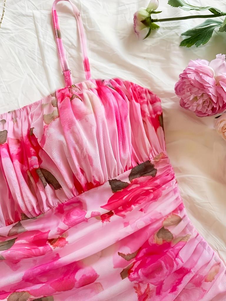 Abito con Spalline Sottili e Stampa Floreale Primavera/Estate 2025: Stile Vacanza Sexy a Vita Stretta per Donne
