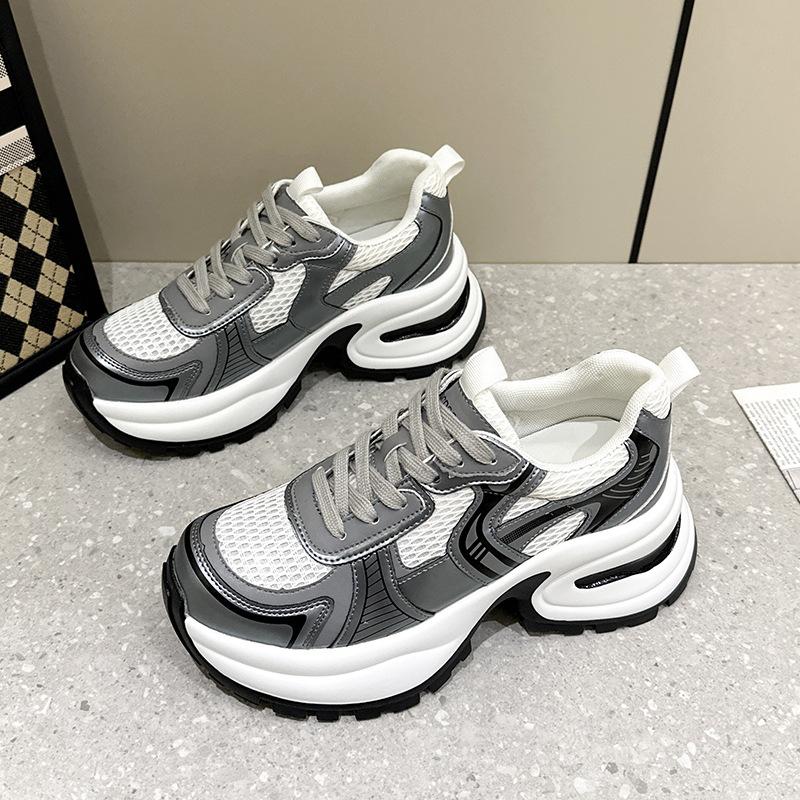 

Маленький размер платформа серебристые модные папины кроссовки женские новые универсальные повседневные туфли увеличивающие рост легкие спортивные кроссовки трендовая обувь 40