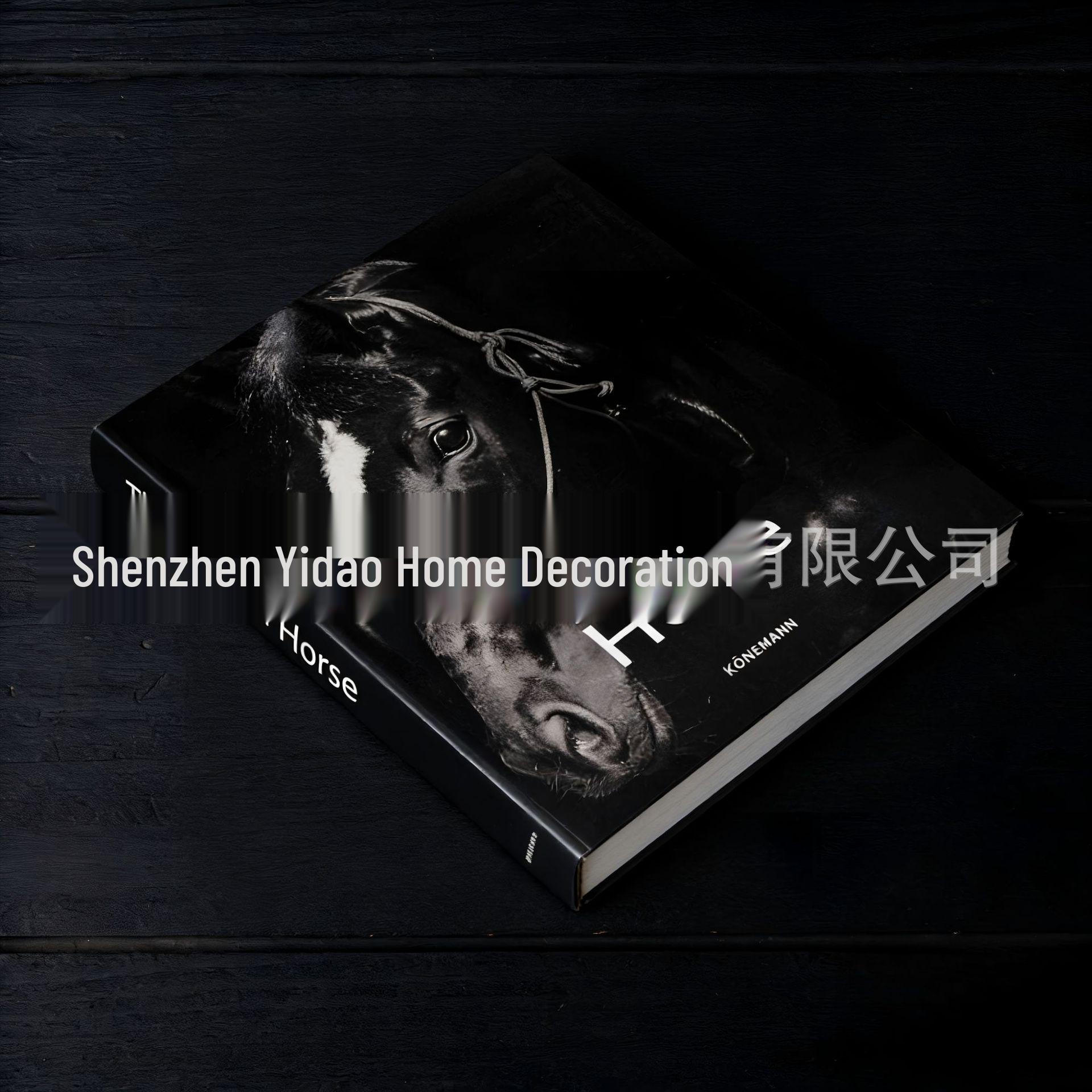 Purebred Arabian Horses: Beauty & Elegance - Multilingual Hardcover Photography Art Book