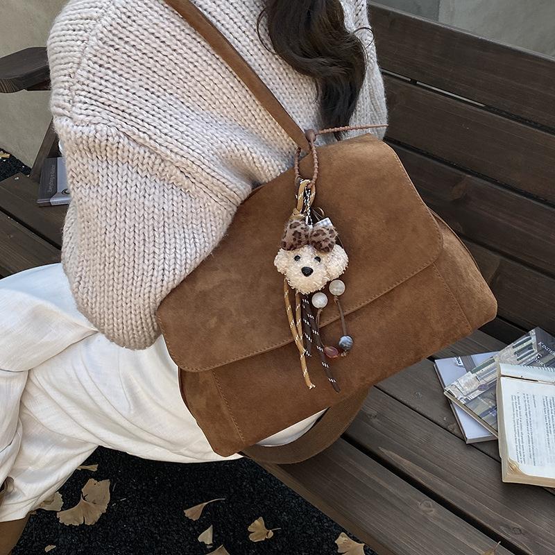 Retro matte large-capacity bag women's 2025 new fashion commuter shoulder messenger bag going out portable tote bag