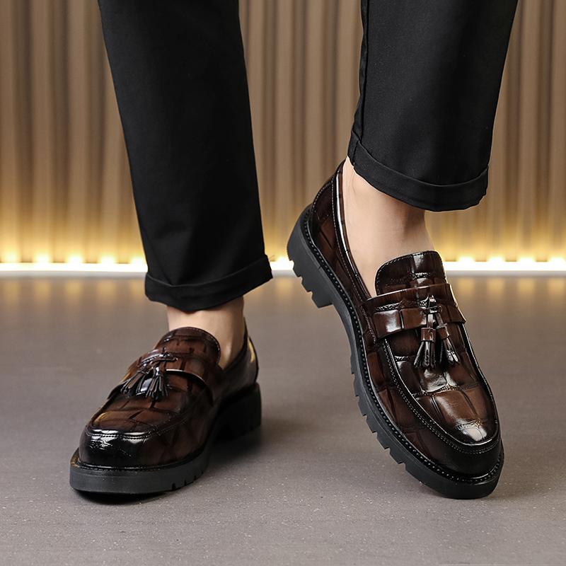 Fashion Brand Business Low Heeled Leather Casual Shoes Tassel Loafers Men's Thick Soled Shoes Man Moccasin Handmade Dress Slip on Shoes