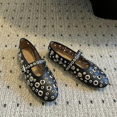 Neues Nischendesign flache Mary Jane Schuhe Leder Metallnieten hohle Ballerinas Damen