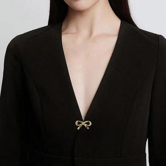 2Pcs Bowknot Lapel Pins Cute Bow Brooch Pins Women Fashion Collar Pin Stylish Accessory for Scarves Shawls Sweaters Dresses Hats