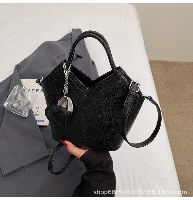 

Women s bag 2025 new fashion and versatile niche tote bag hand-held bucket bag foreign style one-shoulder crossbody bag trend