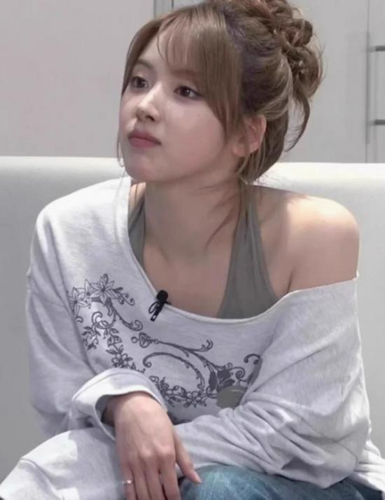 

H-Korean Retro Floral Halter T-Shirt: 2025 Autumn Women s Loose Off-Shoulder Layered Long Sleeve Top One Size серый