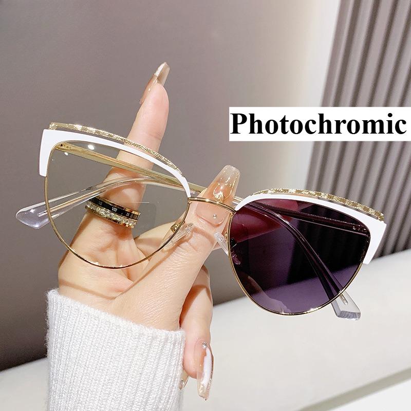 Photochromic Glasses Anti Blue Light Minimalist Style Flat Glasses Ultra Light Eyeglass Frame Metal Spring Eyeglass Legs