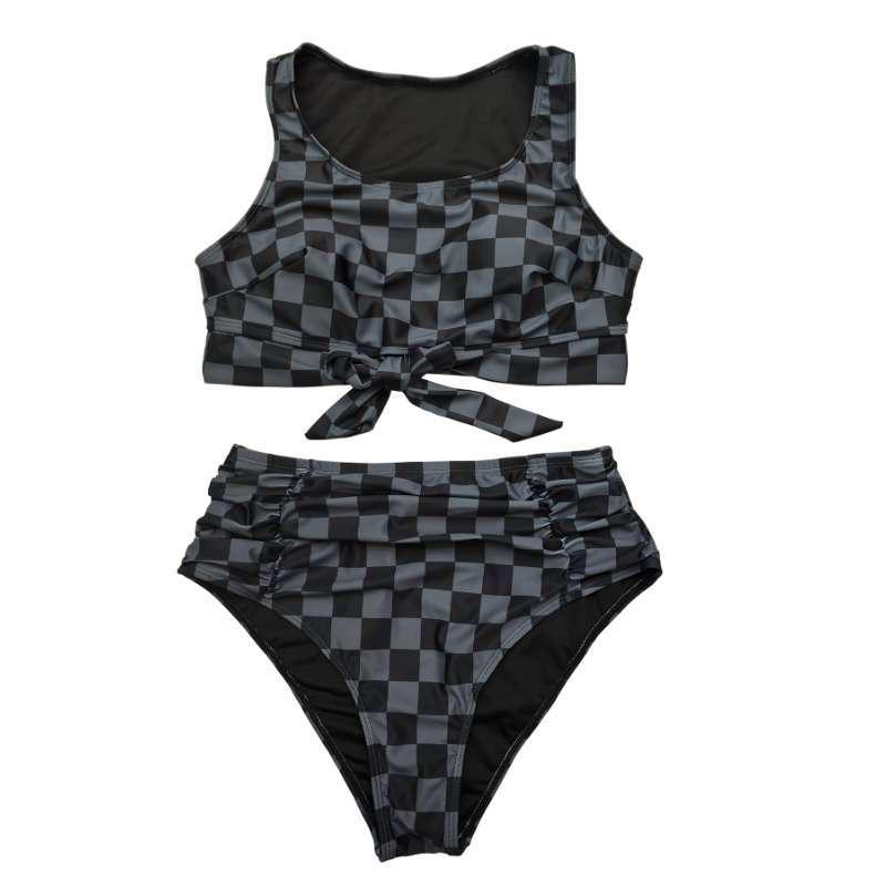 Badeanzug in Übergröße mit hohem Bund, Trägern und Schlitz, mit Bauchkontrolle