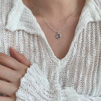 Elegant Blue Oval Zircon Necklace for Women - Simple, Fashionable, and Versatile Clavicle Chain.