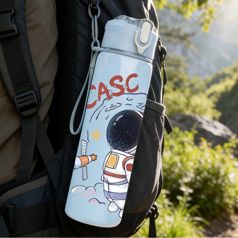 1PC CASC Helmet Astronaut Space Pattern 750ml Color Plastic Sports Water Bottle Leakproof Flip Straw Lid Suitable for Sports Office Home Use