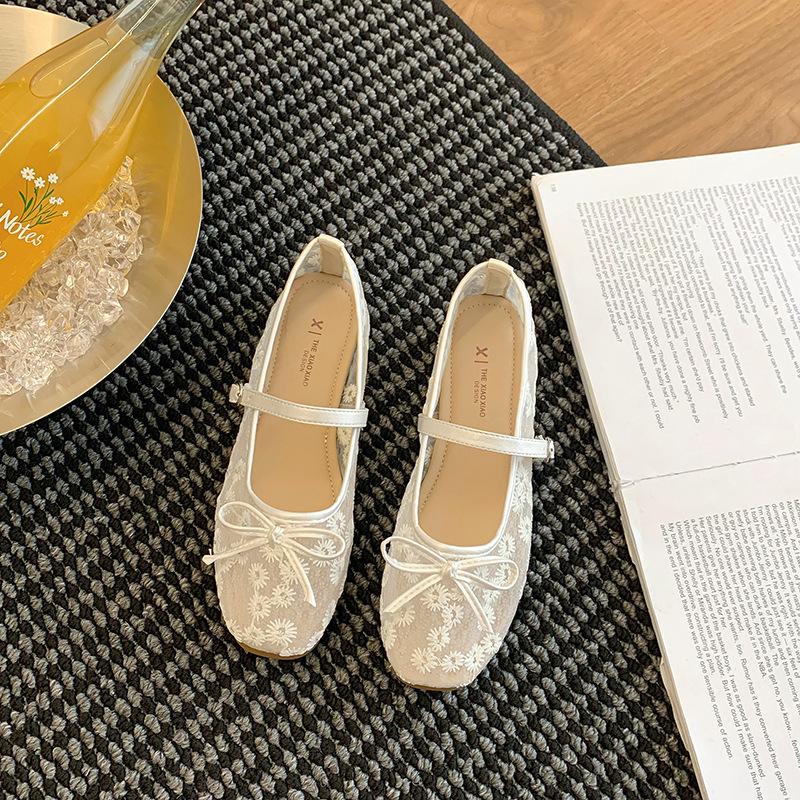Mary Jane Single Shoes Women's Gentle Shallow Mouth Flat Bottom Summer 2025 New Skirt Bow Beanie