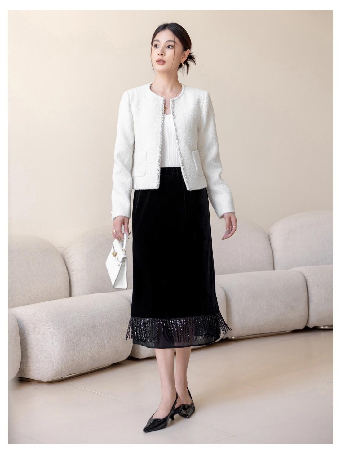 Endi Retro Elegant Black Velvet Skirt with Fringe Sequins, Slit Design for Women, 2025 Autumn Collection. L чёрный