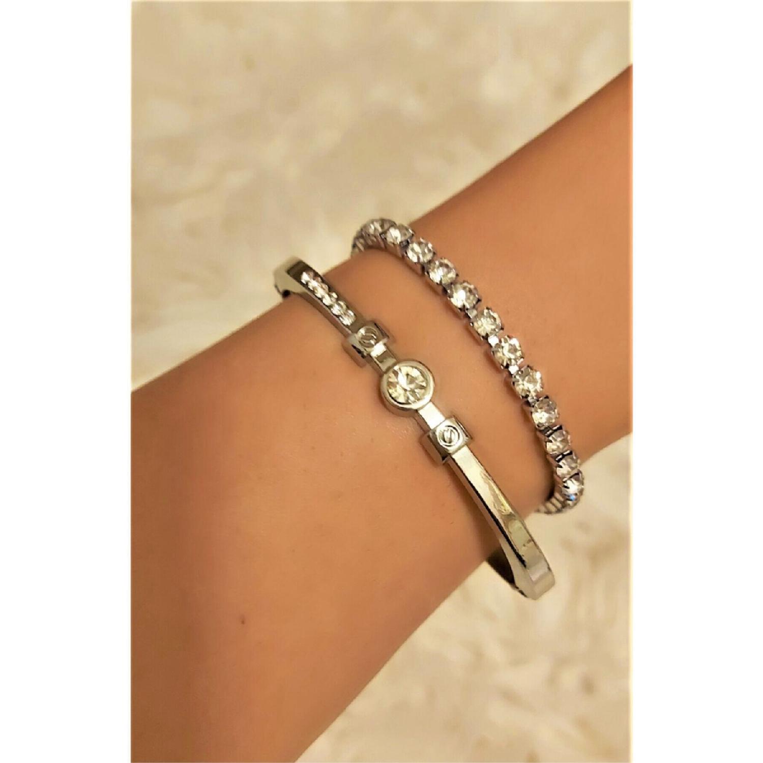 

Комбинация набора браслетов Stone Handcuff Waterway