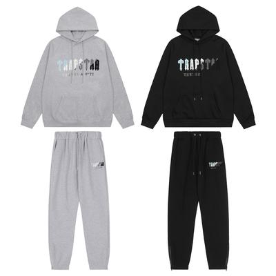 Trapstar Trendiges Besticktes Hoodie-Set: Unisex Streetwear-Stil mit Plus-Samtfutter.