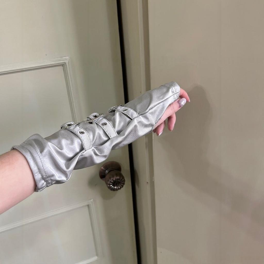 Breathable and UV-resistant dark metal sleeves, black half-exposed finger gloves, punk sun protection sleeves