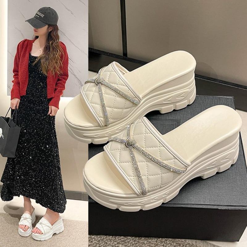 2025 Women Comfortable Platform Slippers Summer Women Slip on Fashion Open Toe Low Heel Outdoor Beach Sandals Shoes for Women