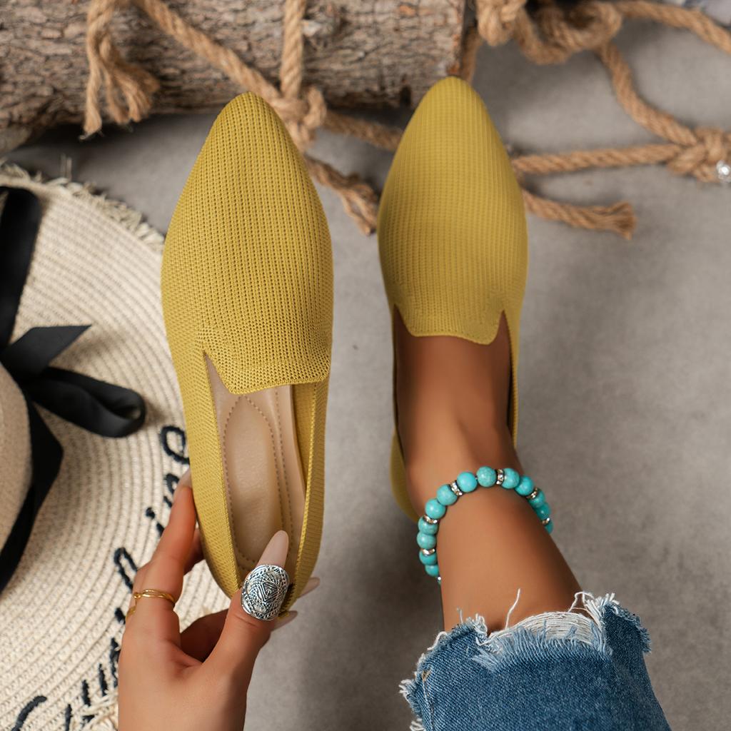 Pointed-Toe Knit Shoes: The Butterfly Pattern Boasts Strong Design Sense, Breathable Knit for Comfort and Versatility