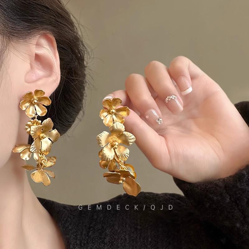 Luxurious European & American Diamond Tassel Stud Earrings for Evenings and Parties
