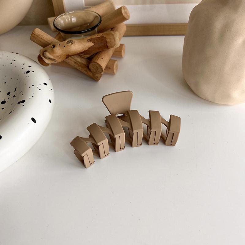 Korean Fashion Coffee Beige Large Hair Claw Solid Color Acrylic Hairpin Barrette Hair Clips Headwear Women Hair Accessories
