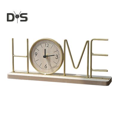 Decorazione dell'orologio da tavolo in metallo LOVE HOME Orologio con base in legno Orologio senza ticchettio silenzioso per casa, ufficio, soggiorno, orologio analogico digitale in metallo con lettere