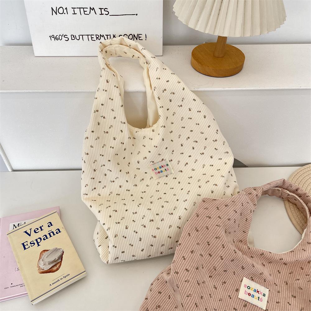 1 New large-capacity lazy wind autumn and winter corduroy portable leisure commuting single shoulder heart bag