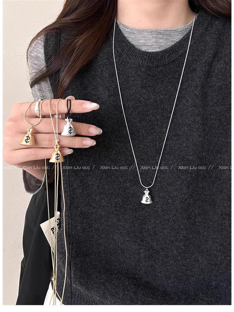 Women's Money Bag Pendant Necklace, 2025 Adjustable Sweater Chain, Light Luxury Style.