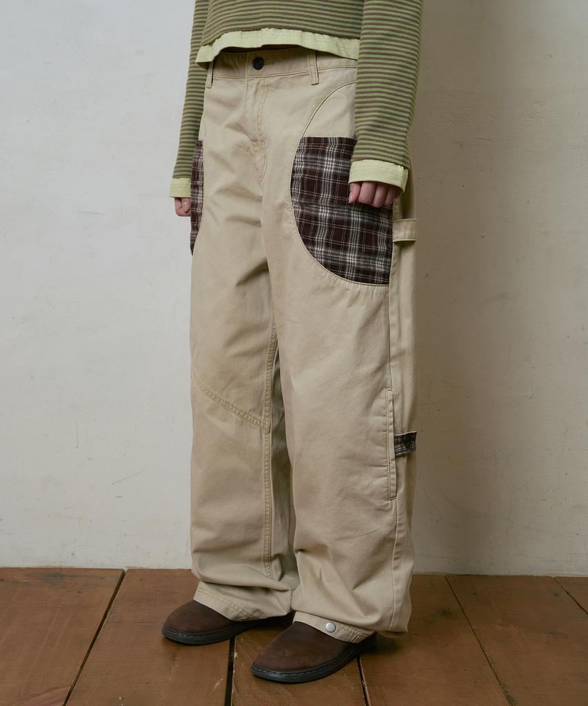 Lujeoseukeulleob Check Patch Wide Cotton Pants Beige
