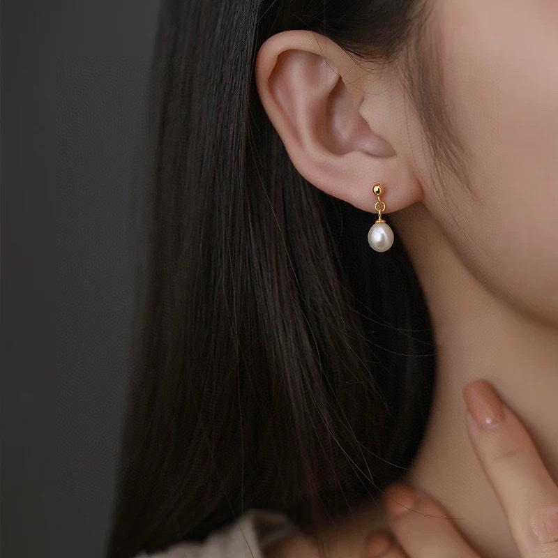 Natural freshwater pearl stud stud earrings S911 are pure silver, simple and versatile for a niche pea pendant earring, with a high-end feel for women
