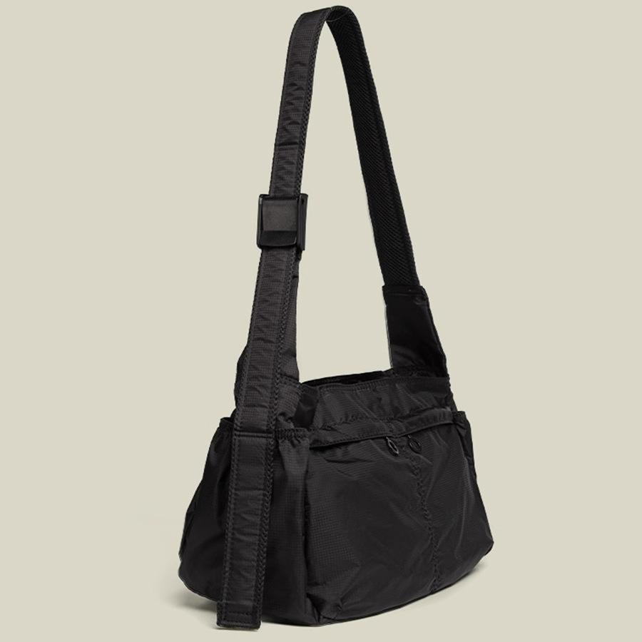 Customer order autumn and winter 2025 new large-capacity commuter bag casual shoulder man and woman anti-splashing sports style shoulder bag