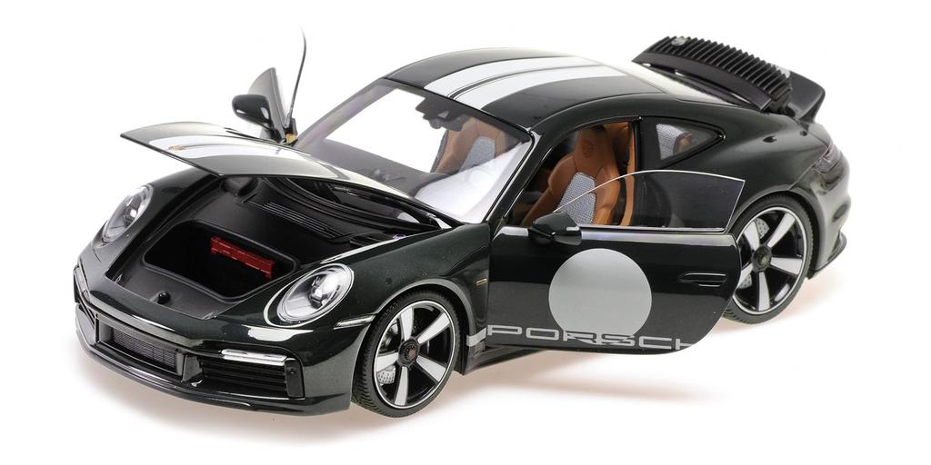 Minichamps Měřítko Porsche 911 Sport Classic 2022 Zelená metalíza s pruhy 1/18 (992)
