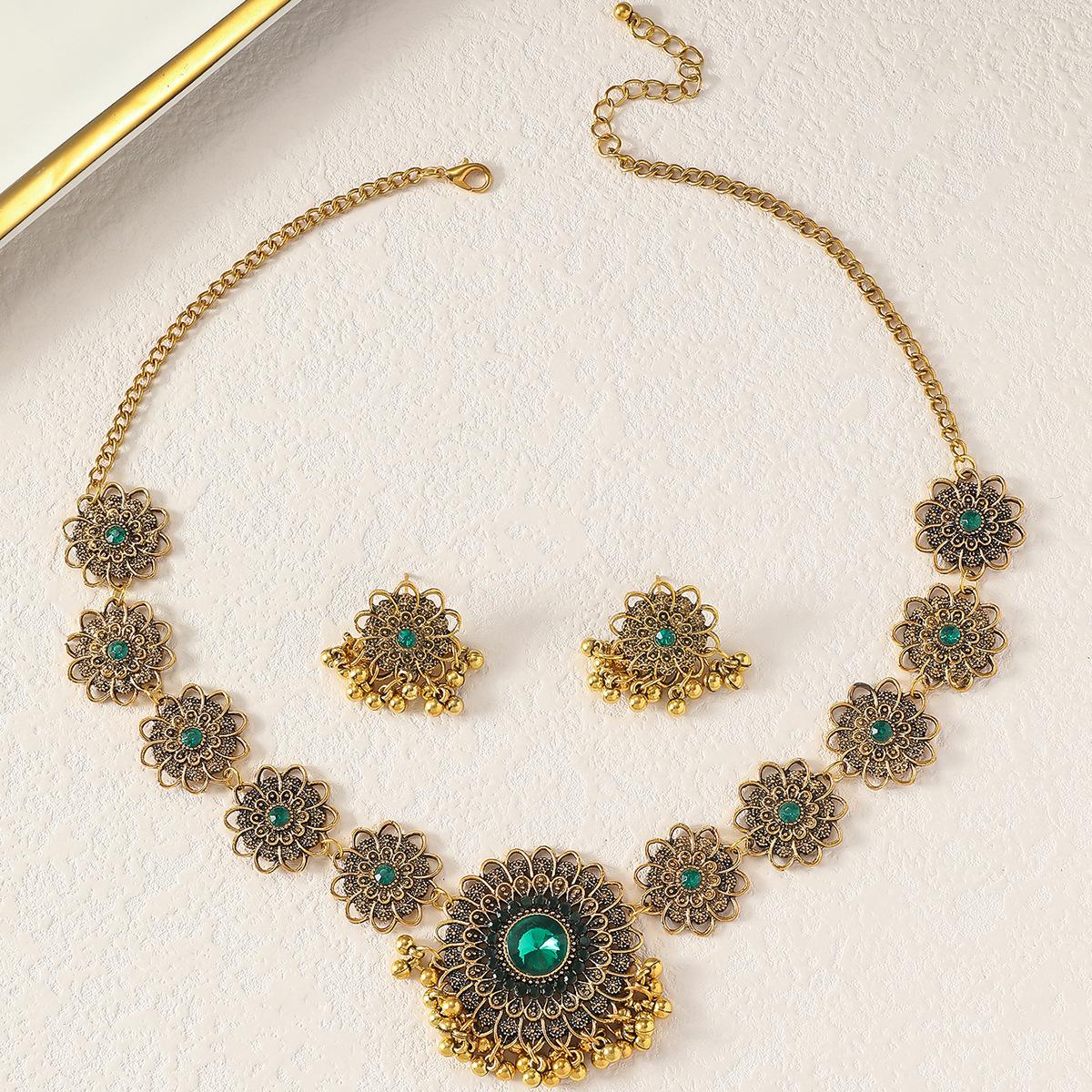 

Ретро Цветочная Цепочка Ожерелье Комплект для Женщин Кристалл Кисточки Серьги Ожерелье Богемные Украшения Аксессуары