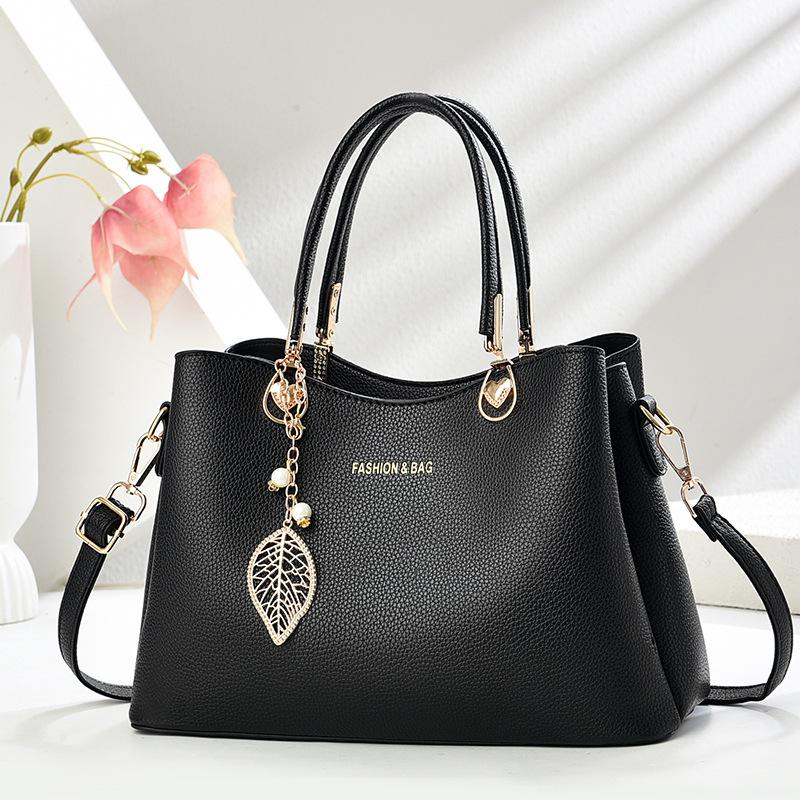 Fashionable Large Capacity Women's Shoulder Bag 2025 New Style Trendy Womens Handbag Designer Crossbody Single Tote Bag women
