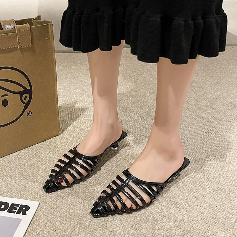 

Модные туфли с острым носком, женские туфли на среднем каблуке, туфли-мюли с открытой пяткой, модные летние шлепанцы 2024 года, дизайнерские трендовые женские шлепанцы 35 чёрный