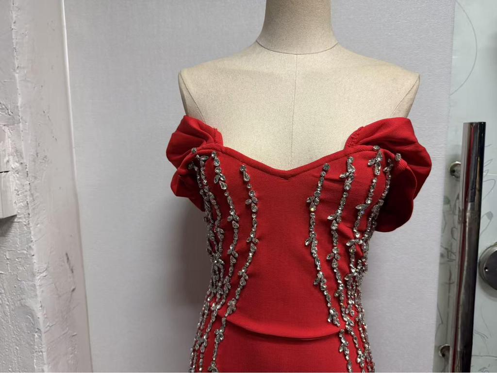 Elegant Rhinestone One-Shoulder Bandage Evening Gown