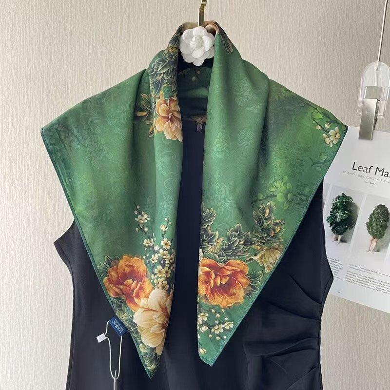 

Цветочный укроп 70 * 70 Новый китайский Суханский маленький квадратный шарф Высококачественный шелковый шарф Женский двусторонний весенне-летний шаль-шарф 70*70