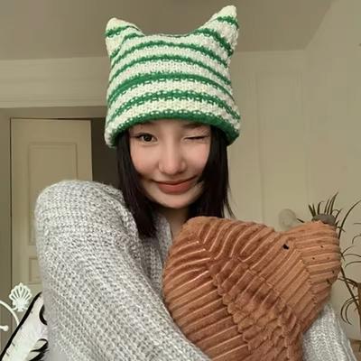 Neuer Y2K Herbst/Winter Japanischer Streetwear Harajuku Bean Kleiner Teufel Gestreifte Gestrickte Damenmütze Herbst/Winter Niedliche Katzenohrenmütze