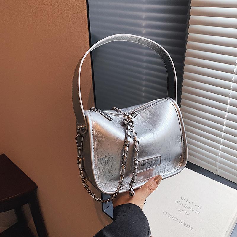 Handliche kleine quadratische Tasche mit Knitterstruktur für Damen, Koreanische Edition, Modische Leder-Umhängetasche, Einfache vielseitige Schultertasche