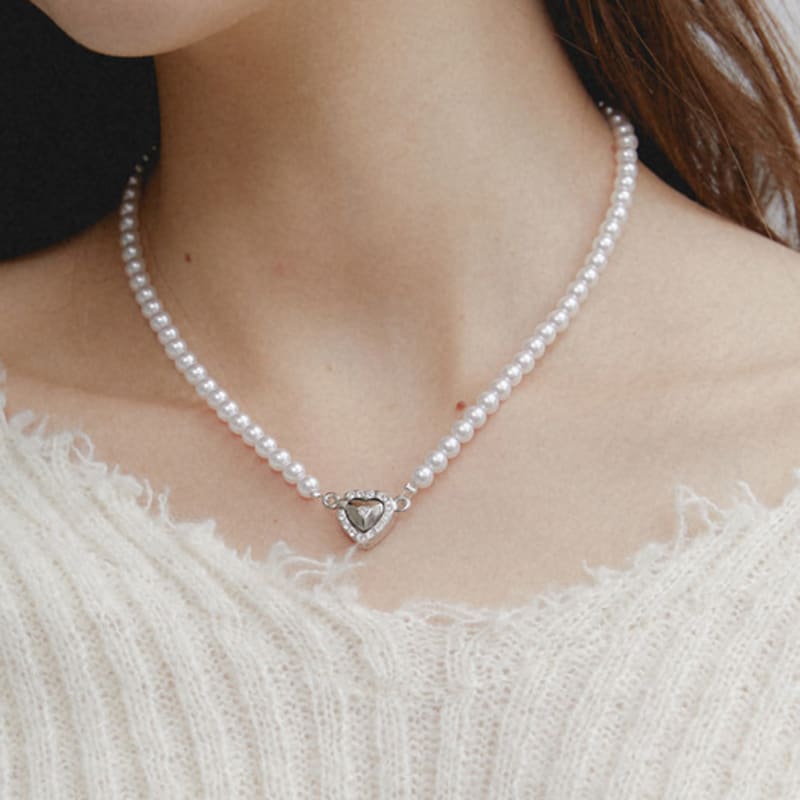 GETMEBLING Heart Pearl Magnet Necklace