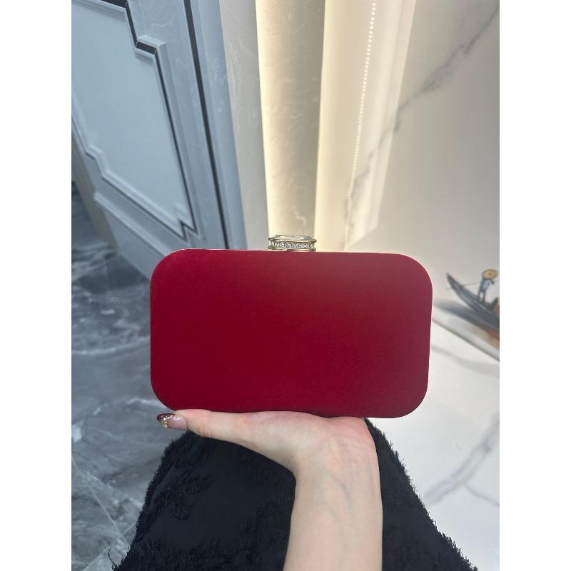 

Новая знаменитость с сумкой-клатчем чонсам для ужина, вечерним платьем, замшевой сумкой, инкрустированной бриллиантами, женской портативной сумкой-мессенджером Length 19cm * width 5cm * height 13cm красный