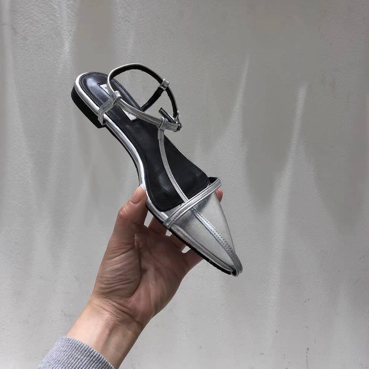 

Модная обувь на низком каблуке, летние новинки, остроносые, с тонким ремешком, переплетением, металлической пряжкой, на мягкой подошве, нескользящие сандалии на тонком каблуке, туфли для платья 40 серебряный