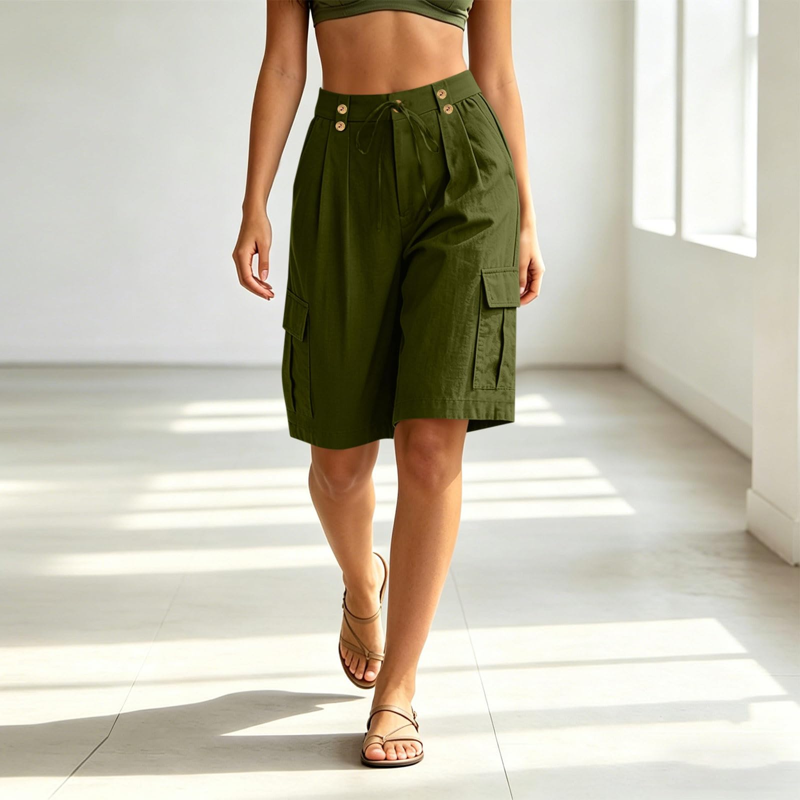 

Women s Casual Knee Length Cargo Shorts with Button Closure and Side Pockets Lightweight Breathable Fabric Suitable for Everyday Wear S зелёный