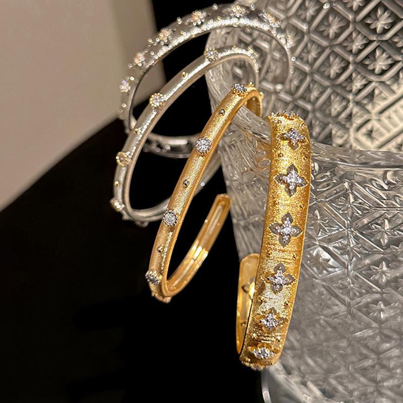 Electroplated Diamond Studded Brushed Vintage Open Mouth Bracelet with a High-end Metallic Feel, Personalized and Cool Style Bracelet for Women