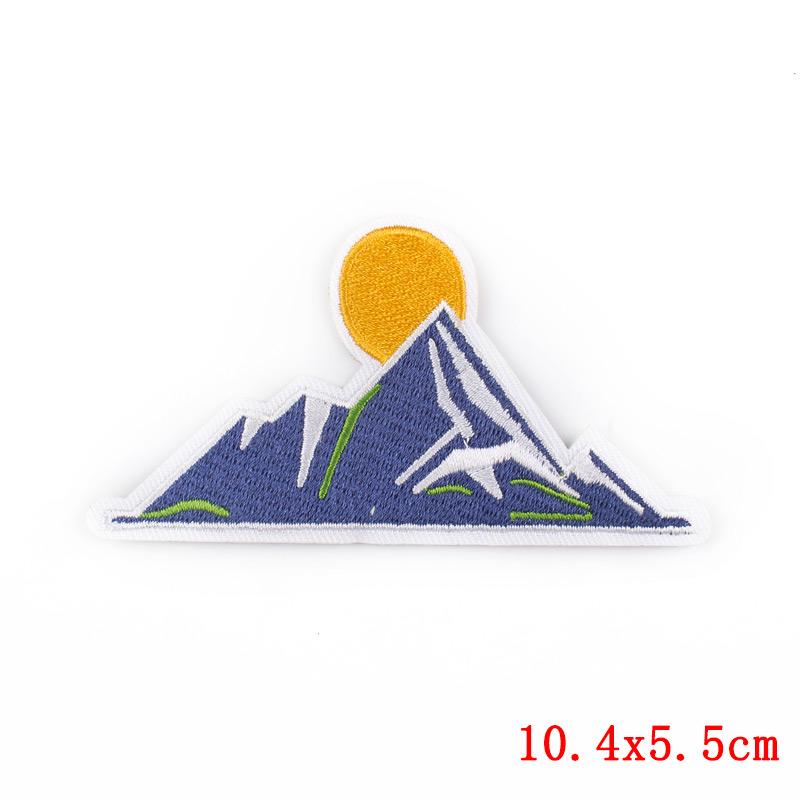 Cherry Blossoms Mount Fuji Patch Cartoon Japan Anime Embroidered Patch Iron On Patches For Clothing Thermoadhesive Patches DIY