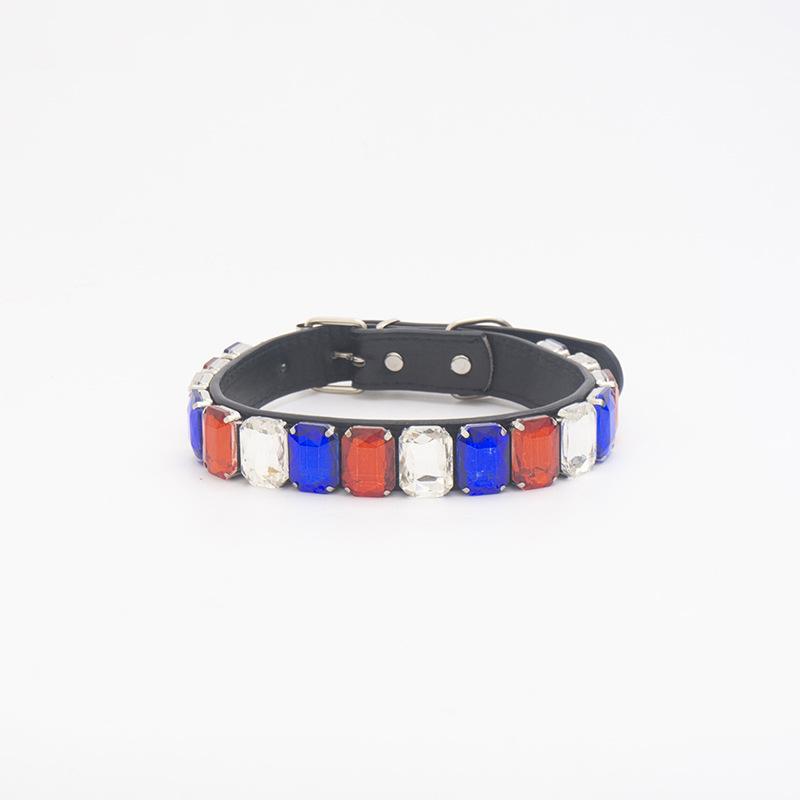 Bling Strass Hundehalsband Weißes PU-Leder Katzenhalsband Funkelndes Kristall Haustierhalsband Verstellbar für Hunde Tägliches Gassi Gehen Party Dekoration