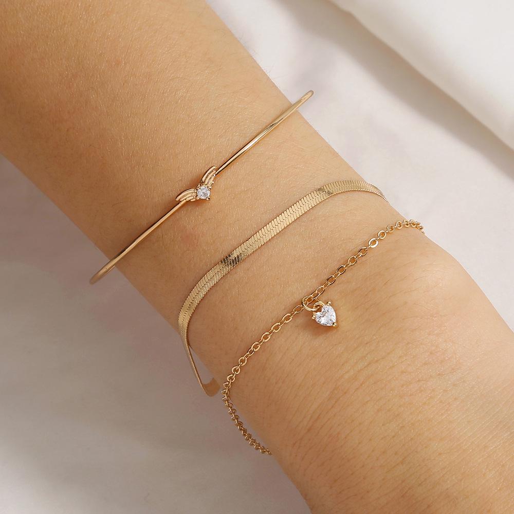 

Европейский и американский модный набор браслетов с медными лезвиями и цирконами для женщин