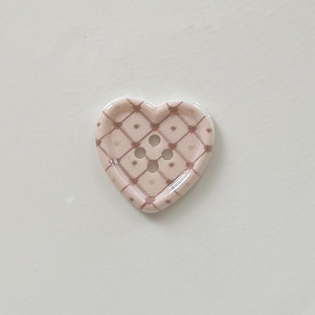 10 Pcs Japanese Cute Plaid Heart Shaped Button Girls Wool Coat Cardigan DIY Sewing Decoration Women's Clothing Sewing Accessories