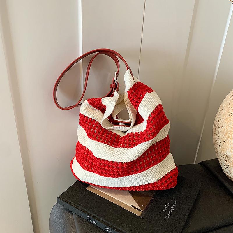 

Новая сумка-тоут нишевый дизайн контрастный цвет полосатая вязаная сумка простая полая портативная сумка на плечо женская красный