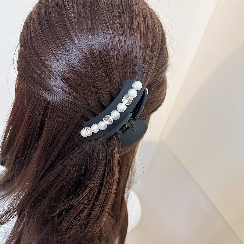 Elegant and Stylish Matte Hair Clip with Shimmering Rhinestones: Refined and Fashionable Hairpin for Women, High Quality