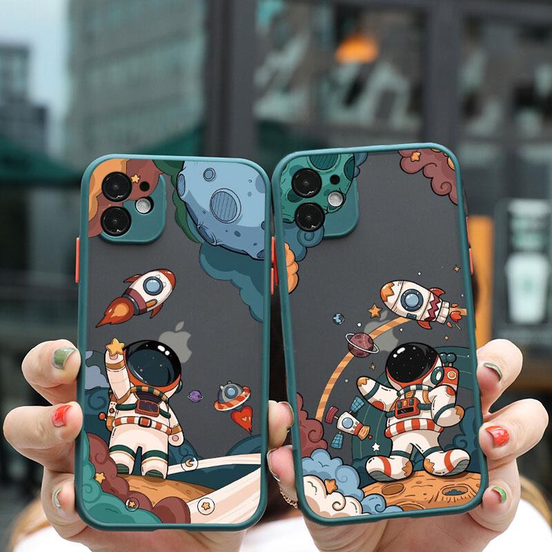 Cartoon Outer Space Astronaut Planet Phone Cases For iPhone 16 11 12 14 13 Pro Max 15 Plus 7 8 Plus SE2 X XR XS Shockproof Cover