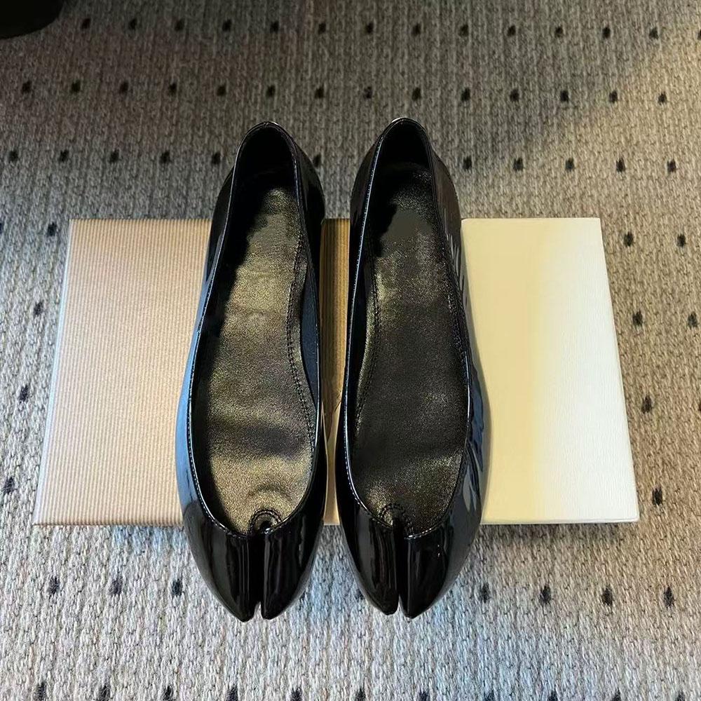 Fashion Fashionable Shiny Pig'S Feet Toe Separation Single Shoes For Women, Comfortable Ballet Shoes With Insole Height Increase